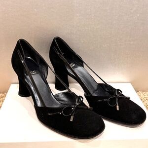 Stuart Weitzman Suede Felicity Black Pumps w/ Bow  & culpted heel. Size 6.5